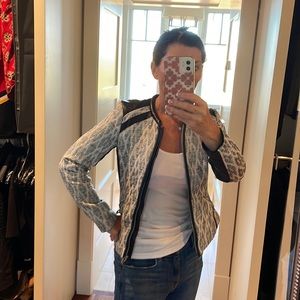 Women's H&M short zippered jacket/blazer.